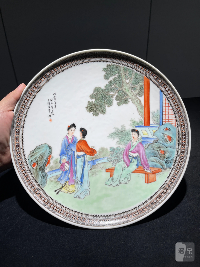 民国 王锡良画粉彩仕女纹大盘 - 图2